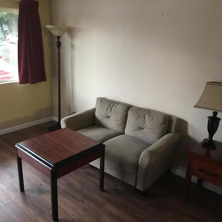 ארלינגטון Smokey Point Motor Inn מראה חיצוני תמונה