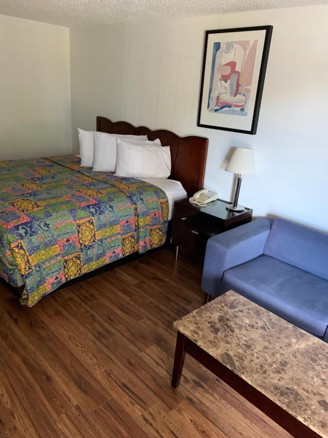 ארלינגטון Smokey Point Motor Inn מראה חיצוני תמונה