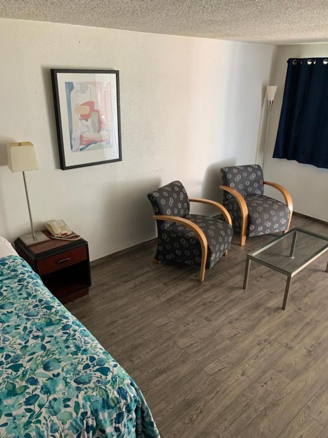 ארלינגטון Smokey Point Motor Inn מראה חיצוני תמונה