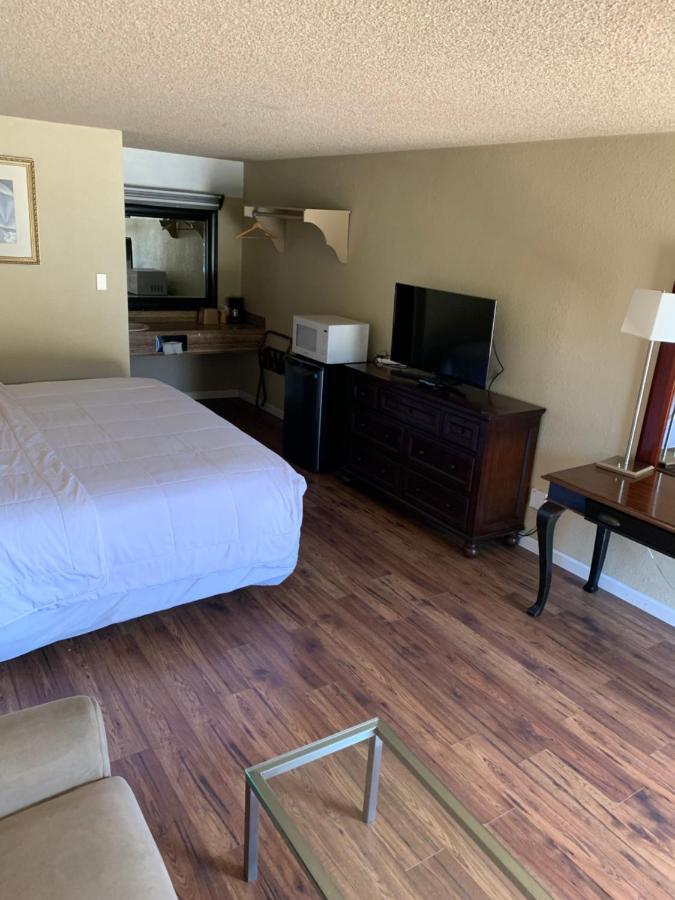 ארלינגטון Smokey Point Motor Inn מראה חיצוני תמונה