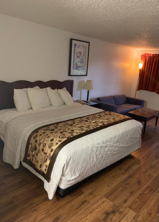 ארלינגטון Smokey Point Motor Inn מראה חיצוני תמונה
