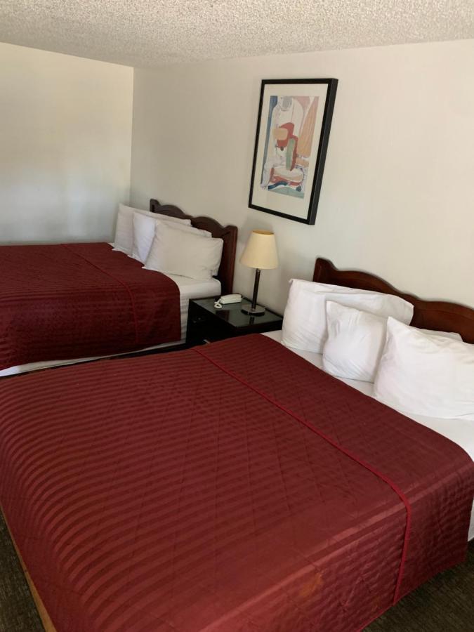 ארלינגטון Smokey Point Motor Inn מראה חיצוני תמונה