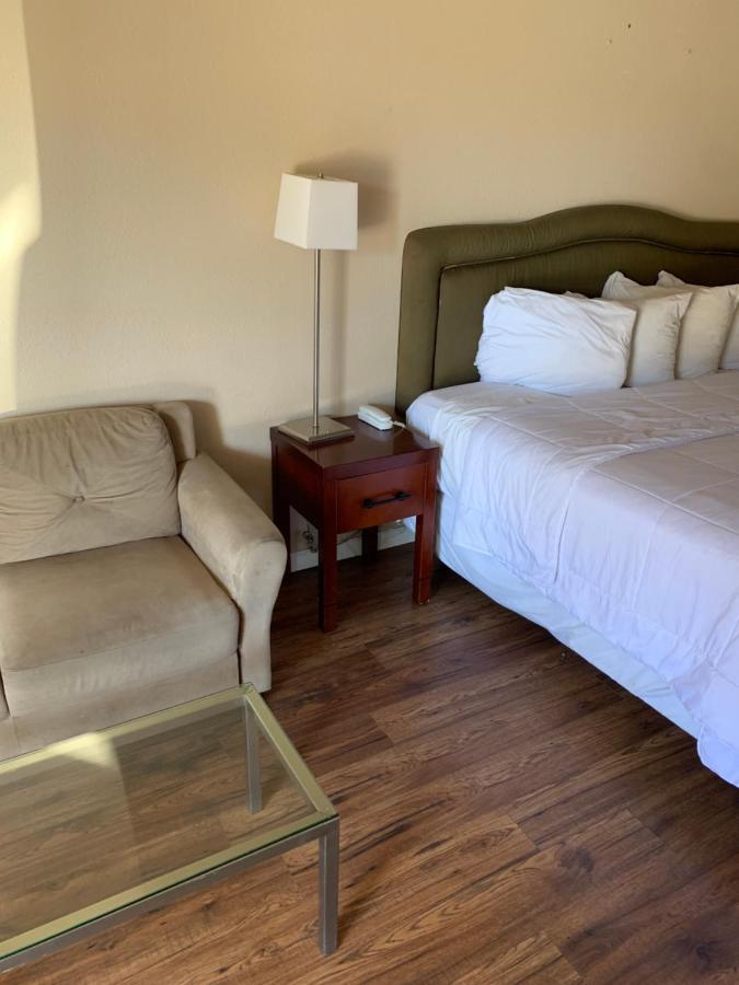 ארלינגטון Smokey Point Motor Inn מראה חיצוני תמונה