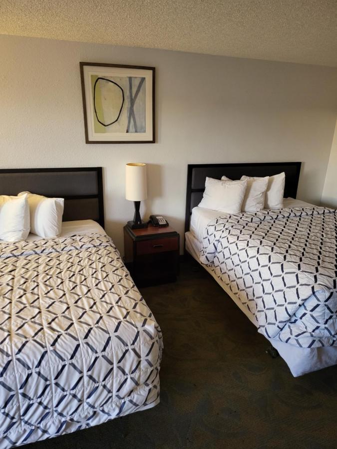 ארלינגטון Smokey Point Motor Inn מראה חיצוני תמונה