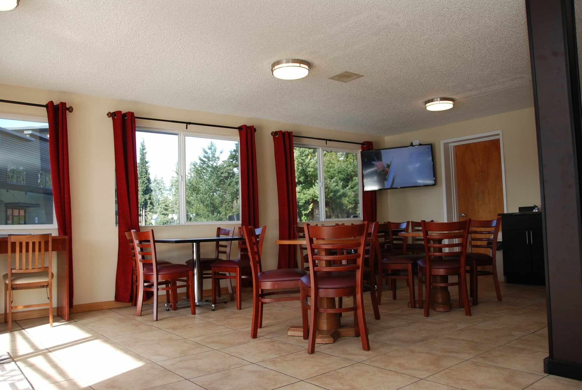 ארלינגטון Smokey Point Motor Inn מראה חיצוני תמונה